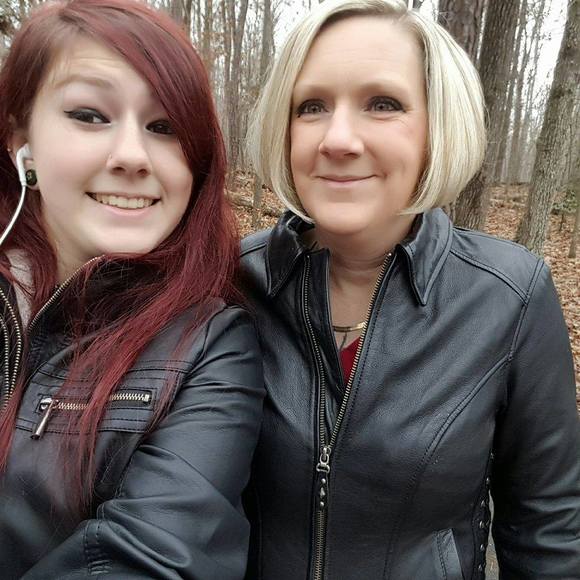 Meet your Posher, Melissa - Picture 1 of 1